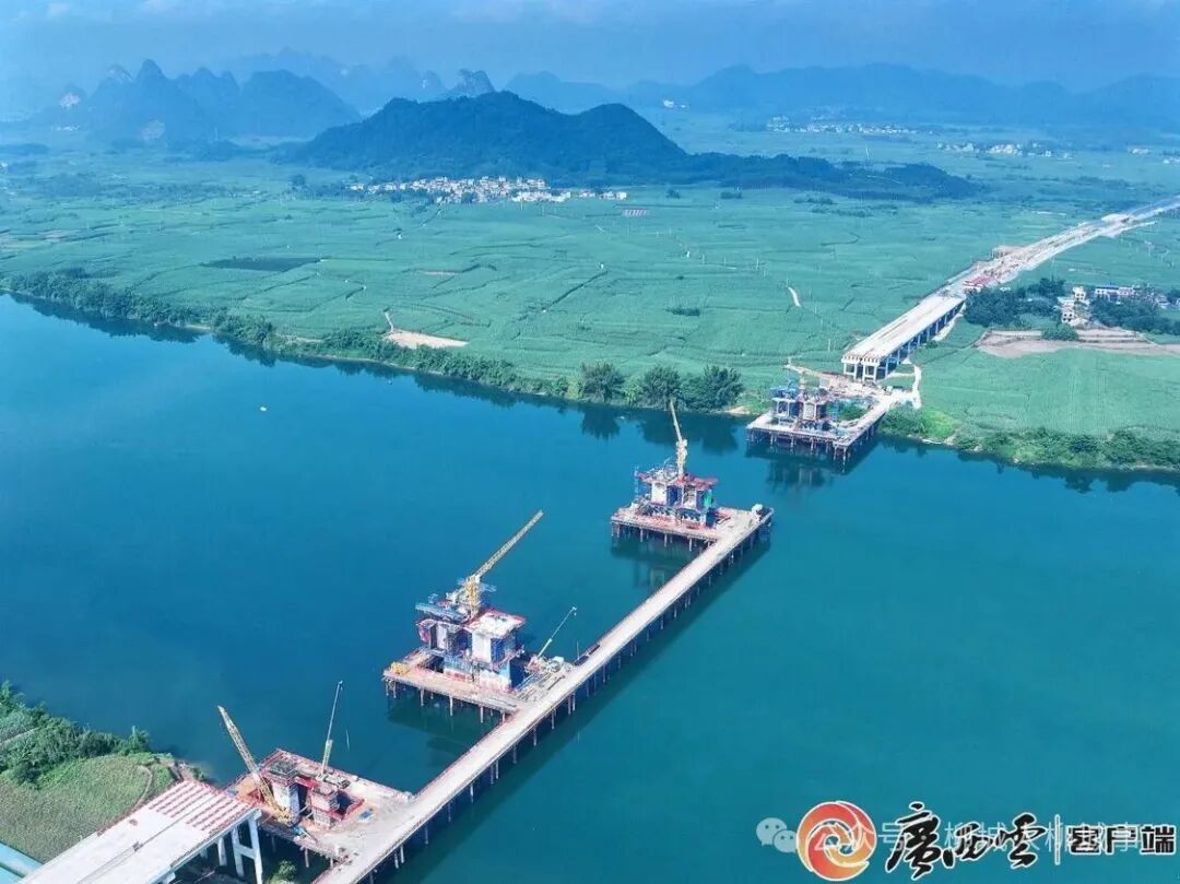 融江特大桥首个一号块顺利浇筑完成。受访单位供图