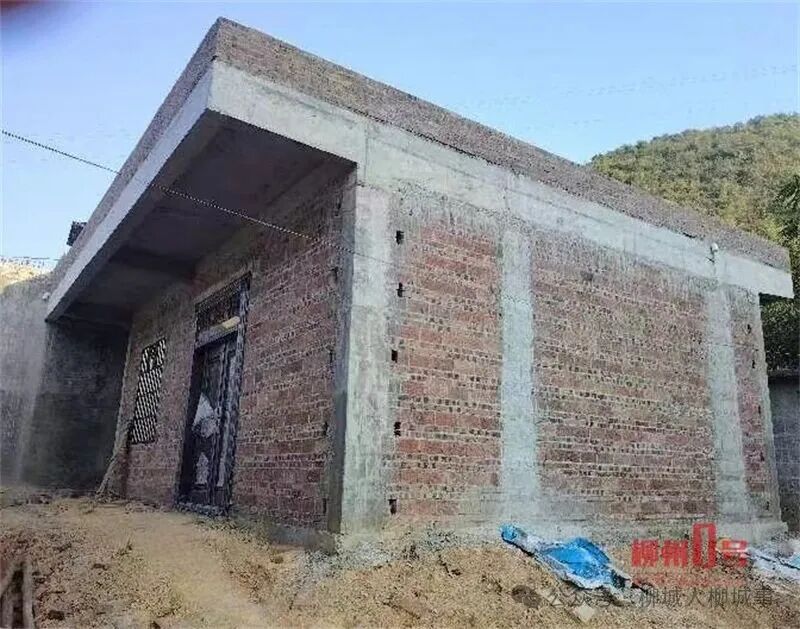 柳城县大埔镇同境村在实施农村危房改造中正新建的房屋。